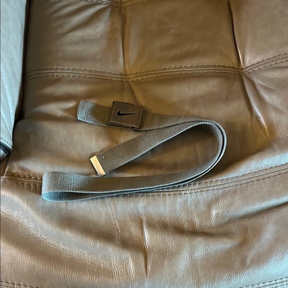 Nike Gray Belt - Picture 1 of 1